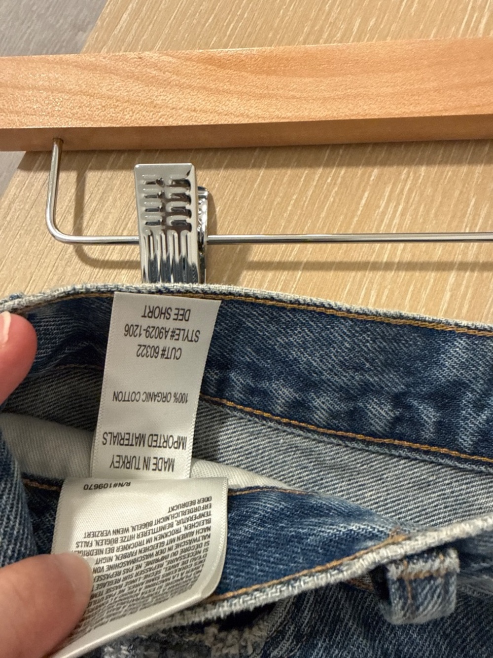 NWOT Agolde Dee Shorts - Picture 3 of 4